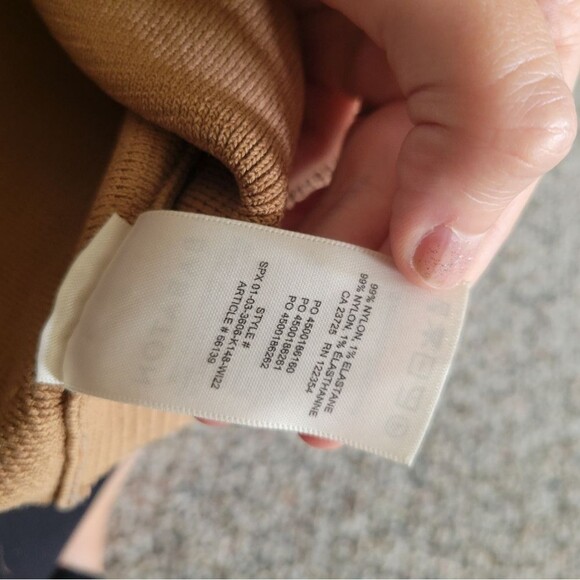 Babaton Aritzia Tan Ribbed Cropped Sculpt Tank Size Medium - Picture 7 of 7